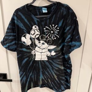 Baby Grogu at Disney Tee XL